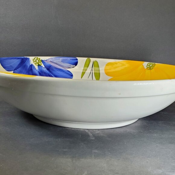 Hand-Painted “Italian Daisy” Serving Bowl by Maxam Italy La Primula Serving Bowl - Picture 2 of 6